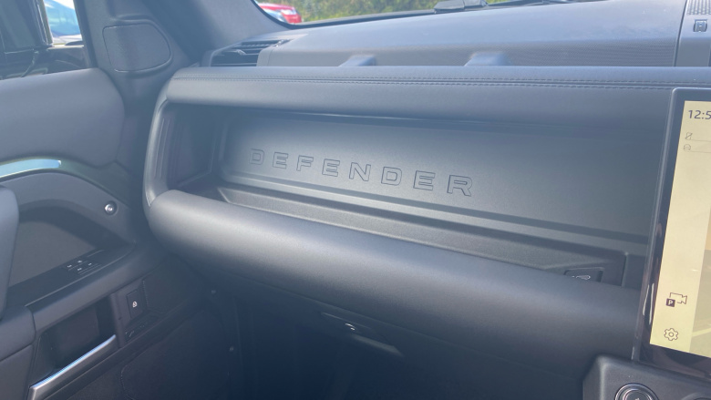 Land Rover Defender 3.0 D250 X-Dynamic SE 110 5dr Auto Diesel Estate